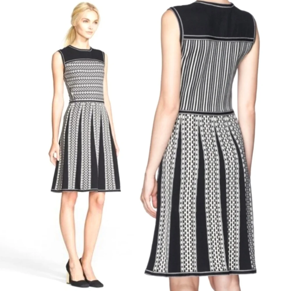 Tory Burch Monique Knit Dress 🖤🤍 Size Small🤍🖤 $397